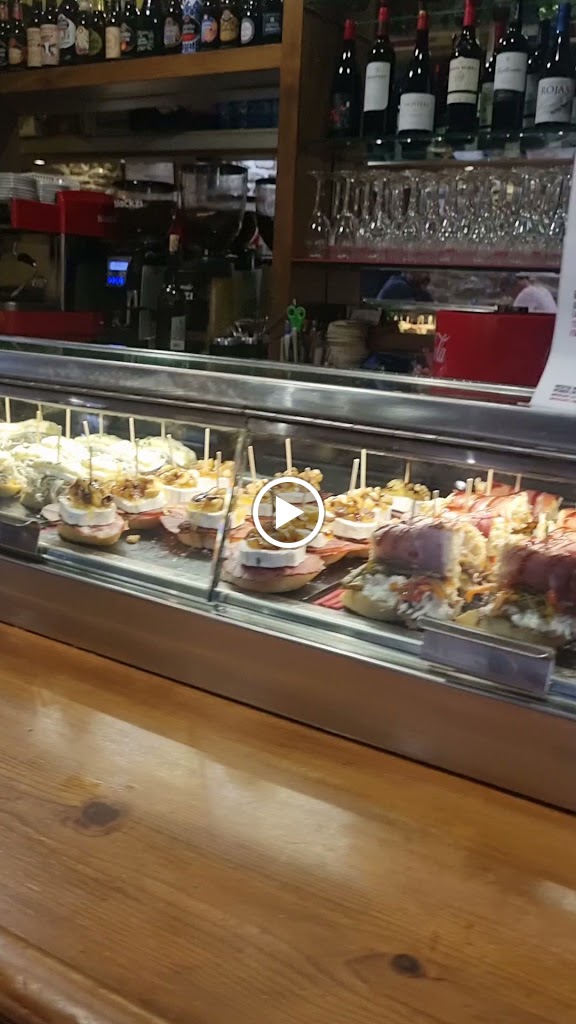 Antollos ~ pinchos y vinos — Videos