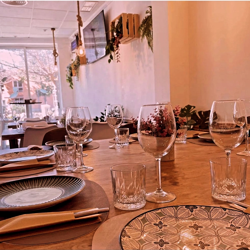 El Tardeo. Food and gin