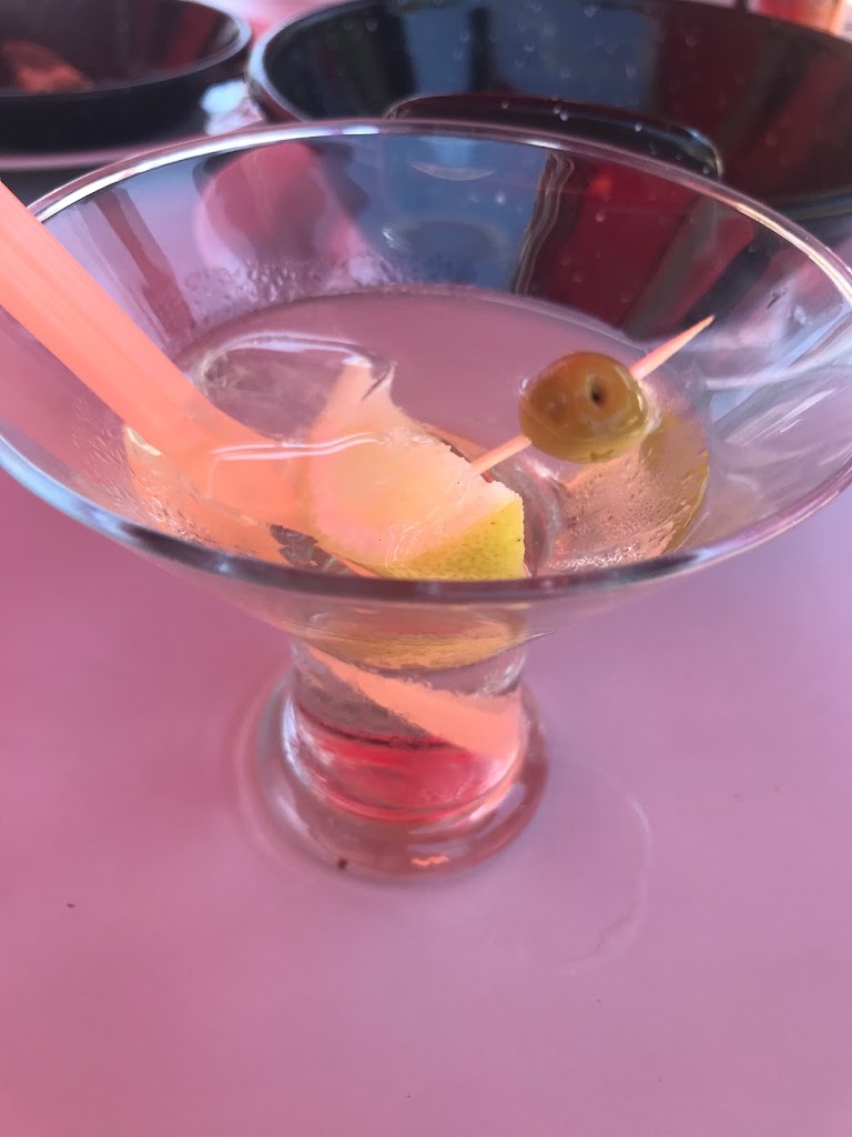 Skate Bar — Comida y bebida