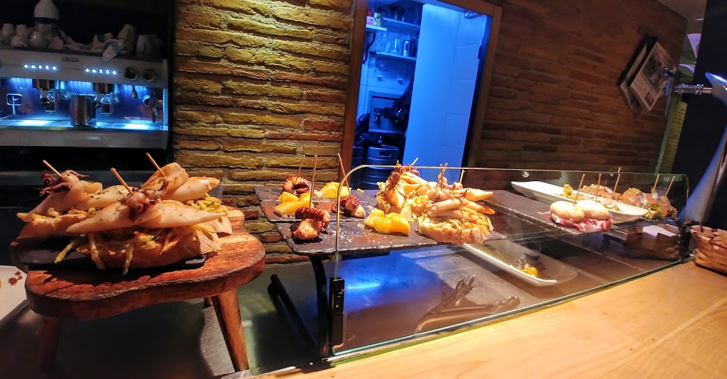 Restaurate Casa Otano — Comida y bebida