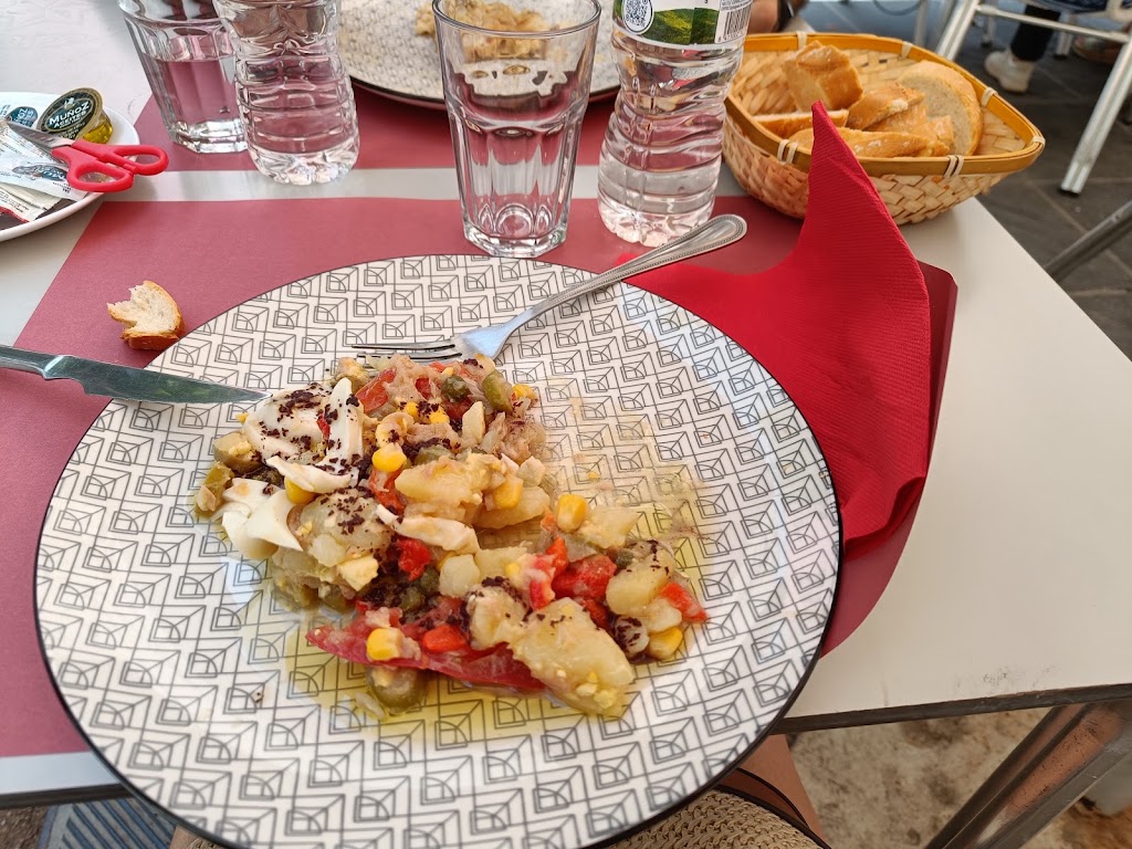 Cafeteria SOL Y MAR — Comida y bebida