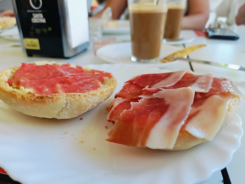 Bar Canilla — Comida y bebida