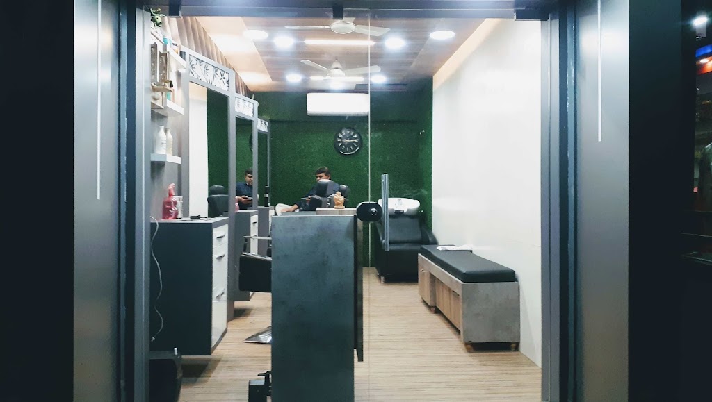 Modern Unisex Salon