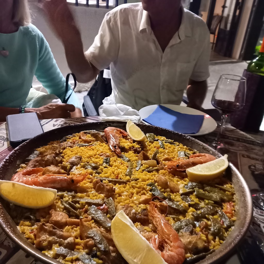 Bar Cafeteria Nou Rochil — Comida y bebida