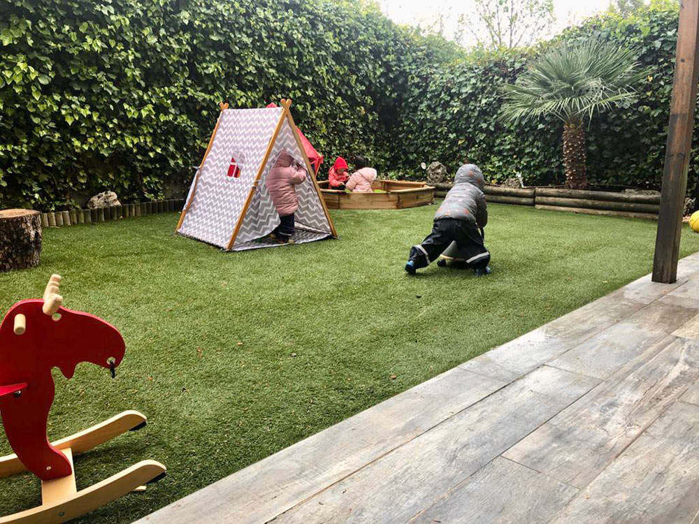 La Casita del Olivo, Madre de dia