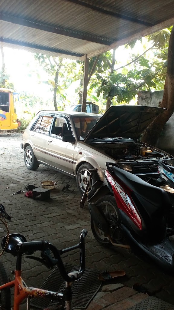 Bengkel Pak Achmad Juwaeni