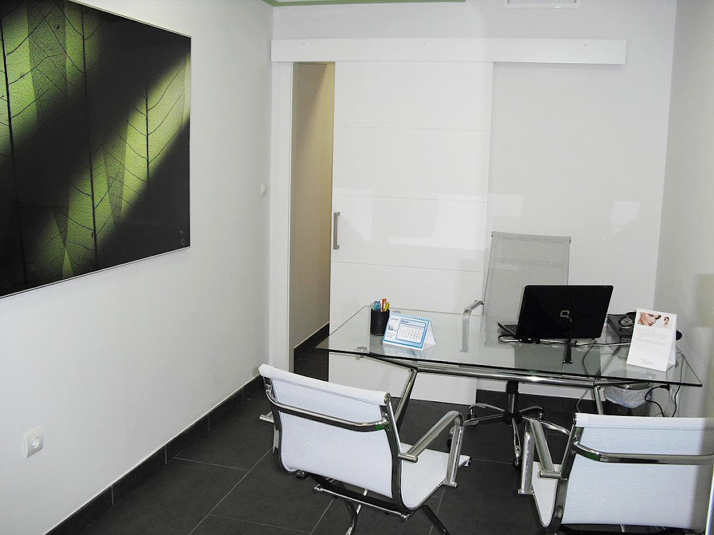 Artclinic Dra. Carmen Adell — Del propietario