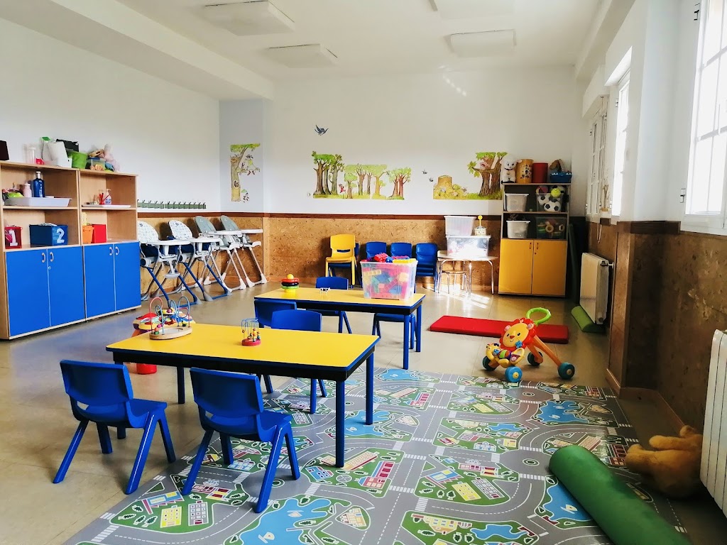 Centro de Educacion Infantil PLATERO — Interior