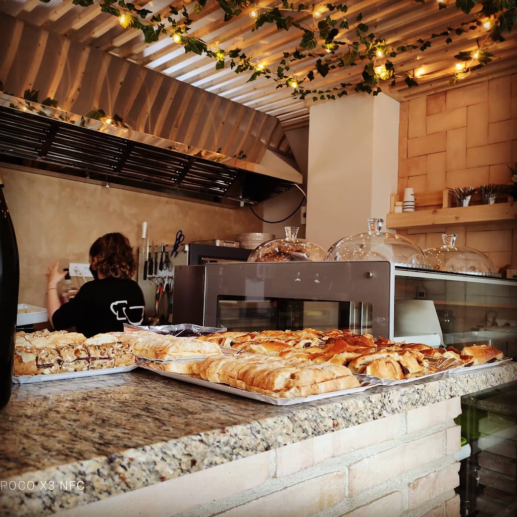 La Glotona Coffee & Bowls