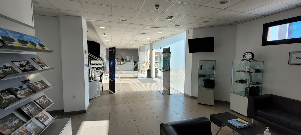 Euroauto Motor Service — Interior