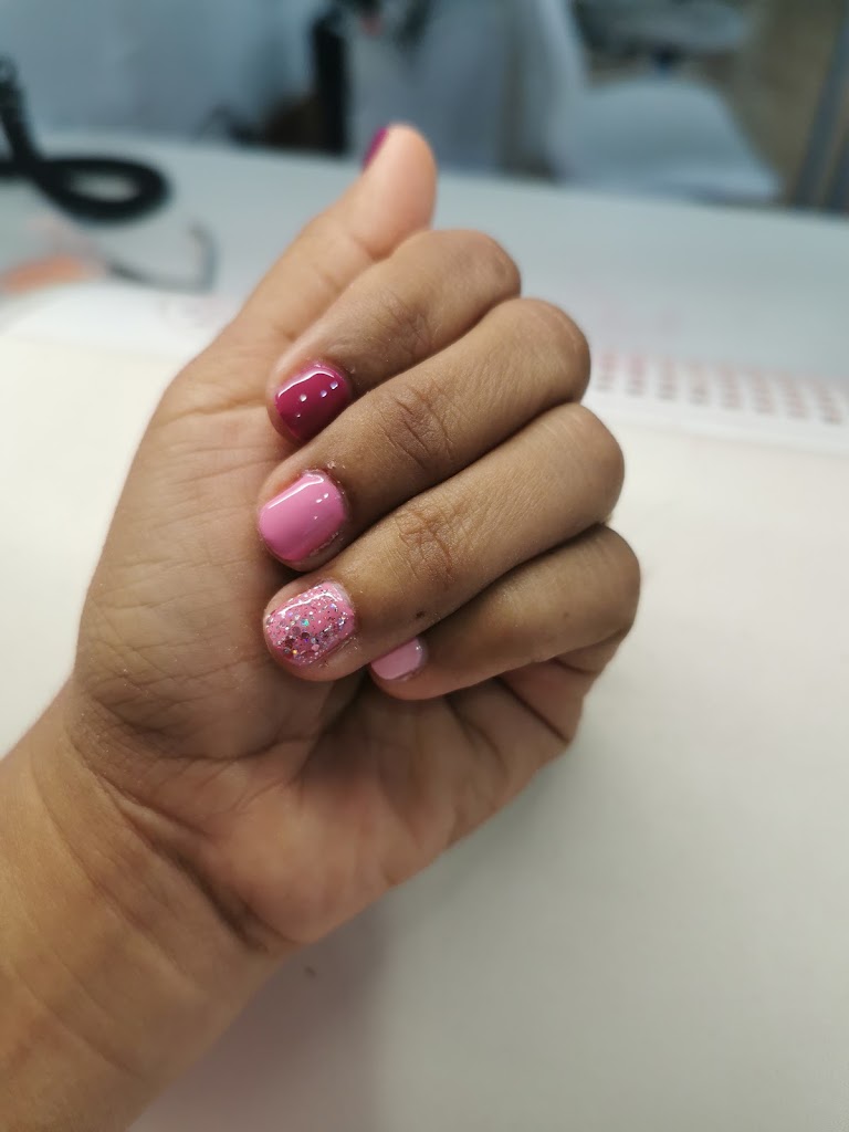 Unas Rojas Centro Estetico & Bienestar — Manicura