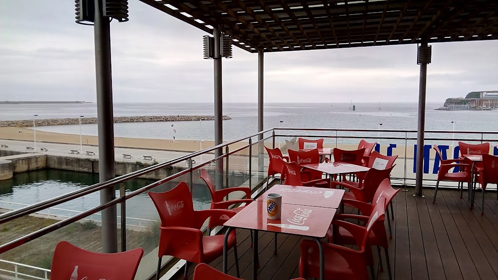 Gijon Kraken Beach Bar — Ambiente