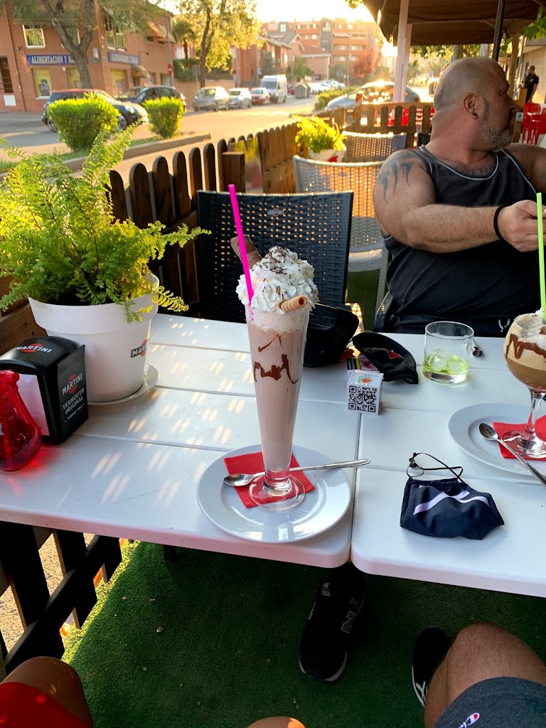 Woodstock Valdemoro Cafe Espectaculo — Comida y bebida
