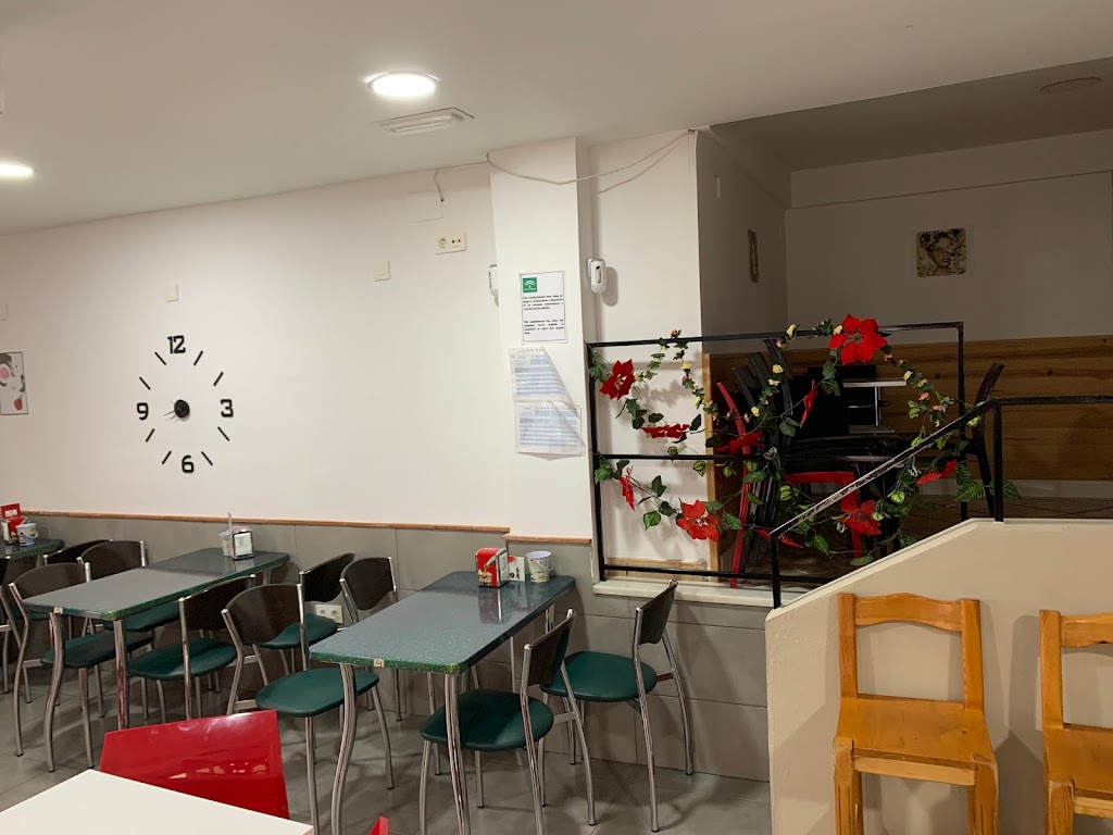 cafeteria churreria el jardin — Ambiente