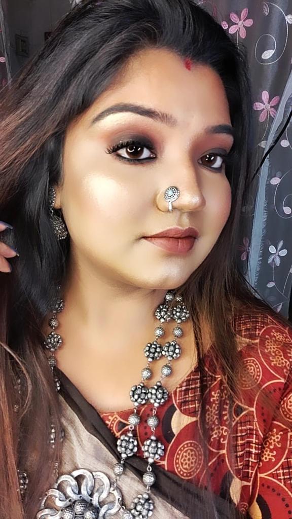 Diptis Professional Make Up Artist And Studio