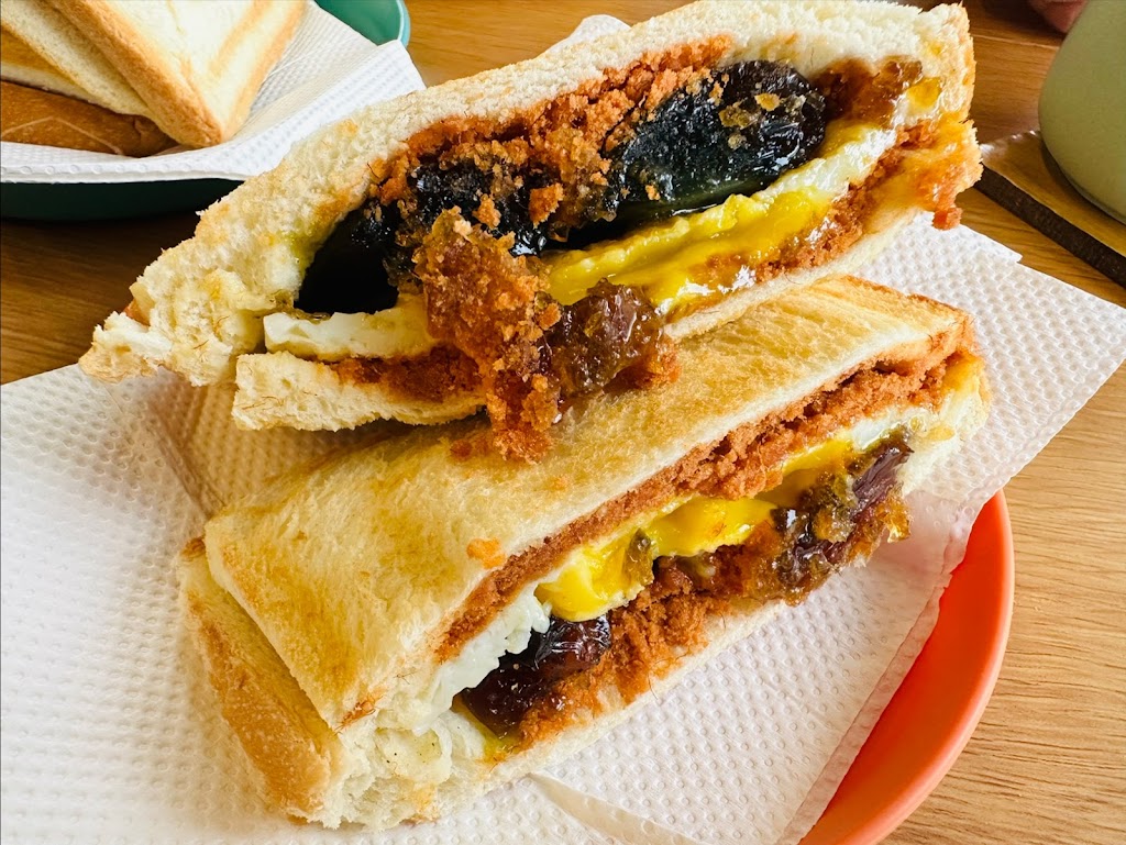 布萊嗑貝爾 Black Bear｜早午餐｜下午茶點心｜熱壓吐司｜炒麵｜咖啡｜飲品 的照片