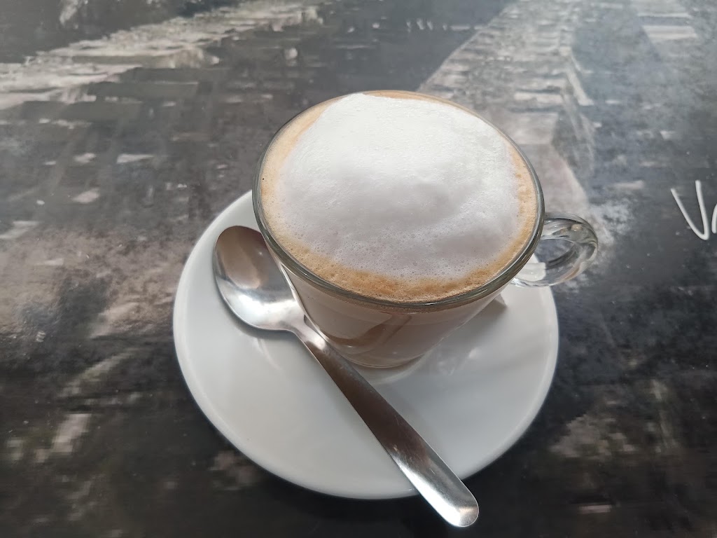 Roxy Cafe — Cafe