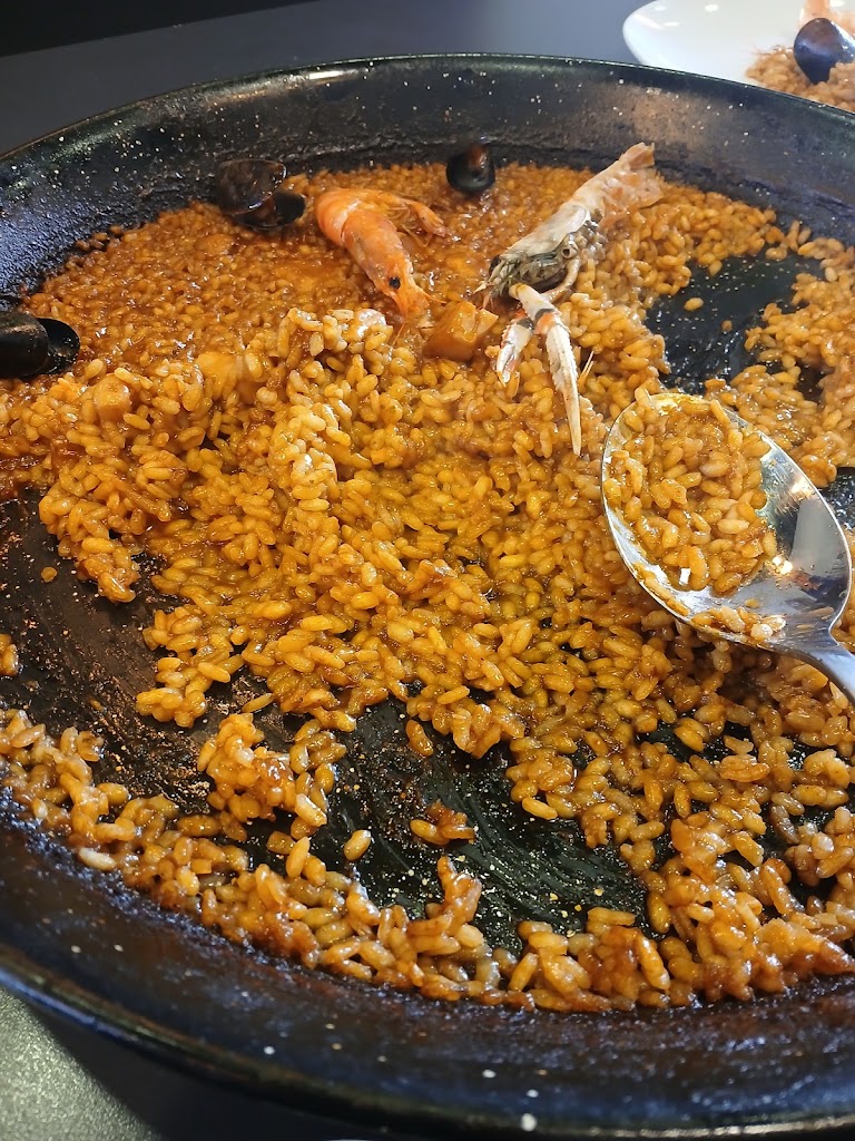 Deunido Restaurant — Paella