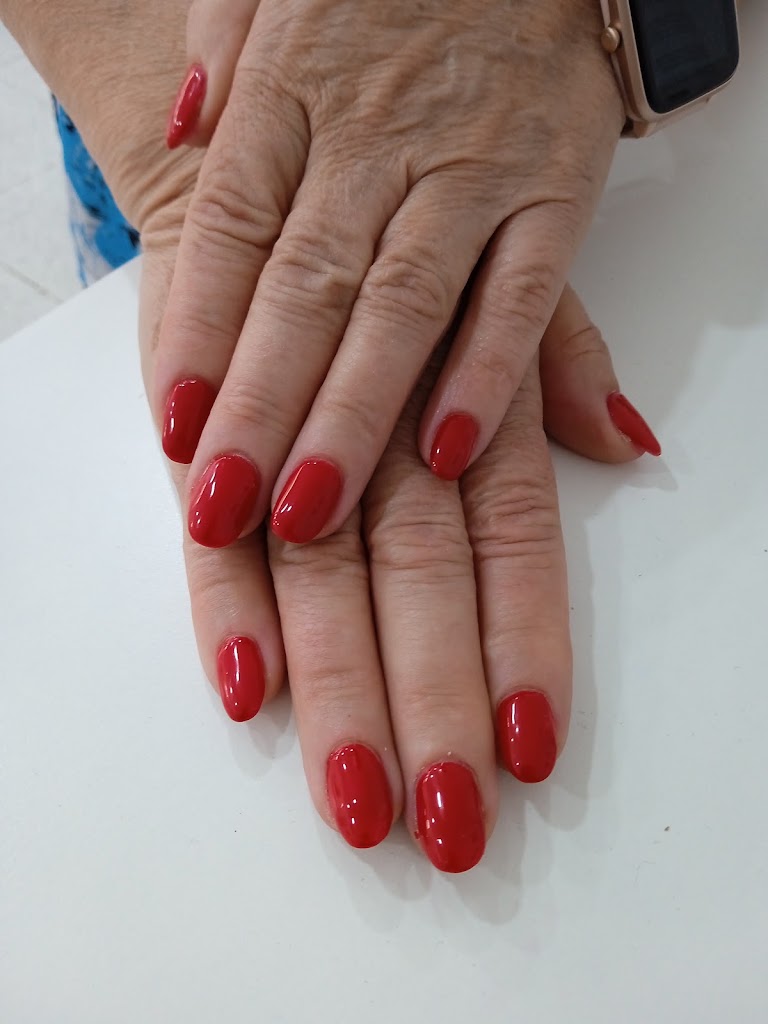 Belleza y Bienestar Tauste — Manicura