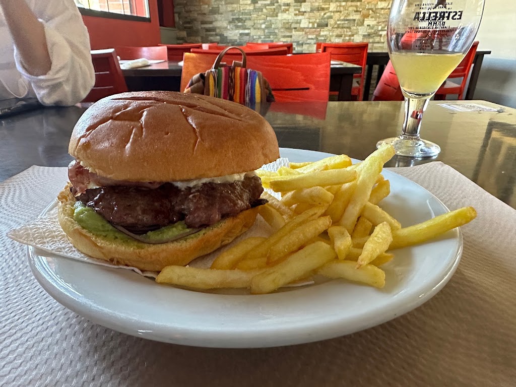 Restaurant HELL'S KITCHEN — Hamburguesa