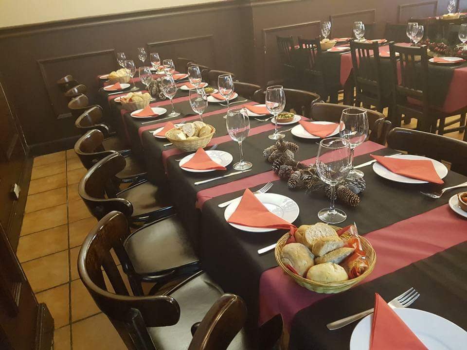 Restaurante Cafe Bar "La Capilla" — Comida y bebida