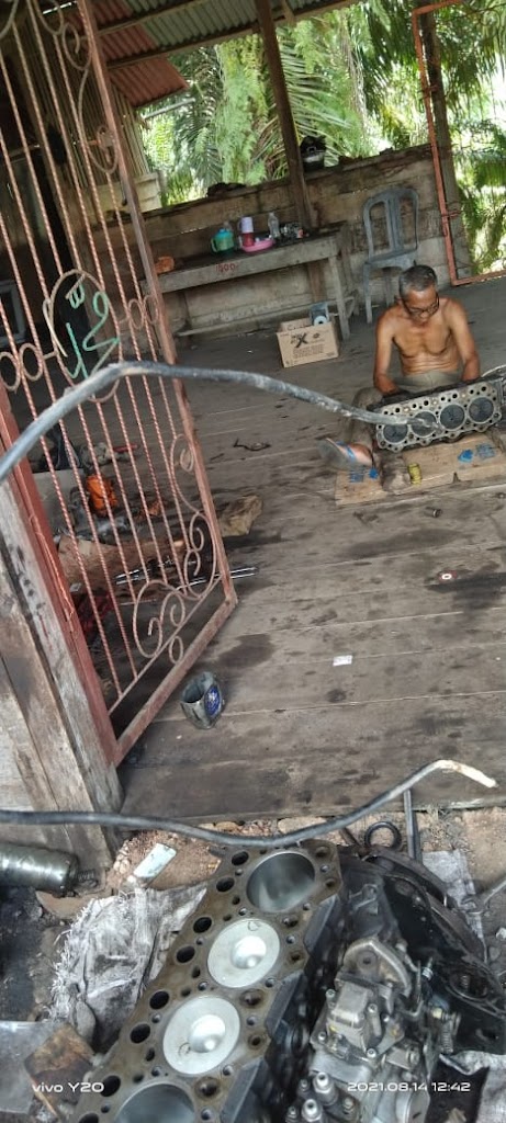 BENGKEL MOBIL AKMAL