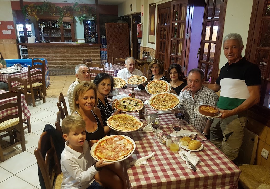 Pizzeria IIWI — Ambiente