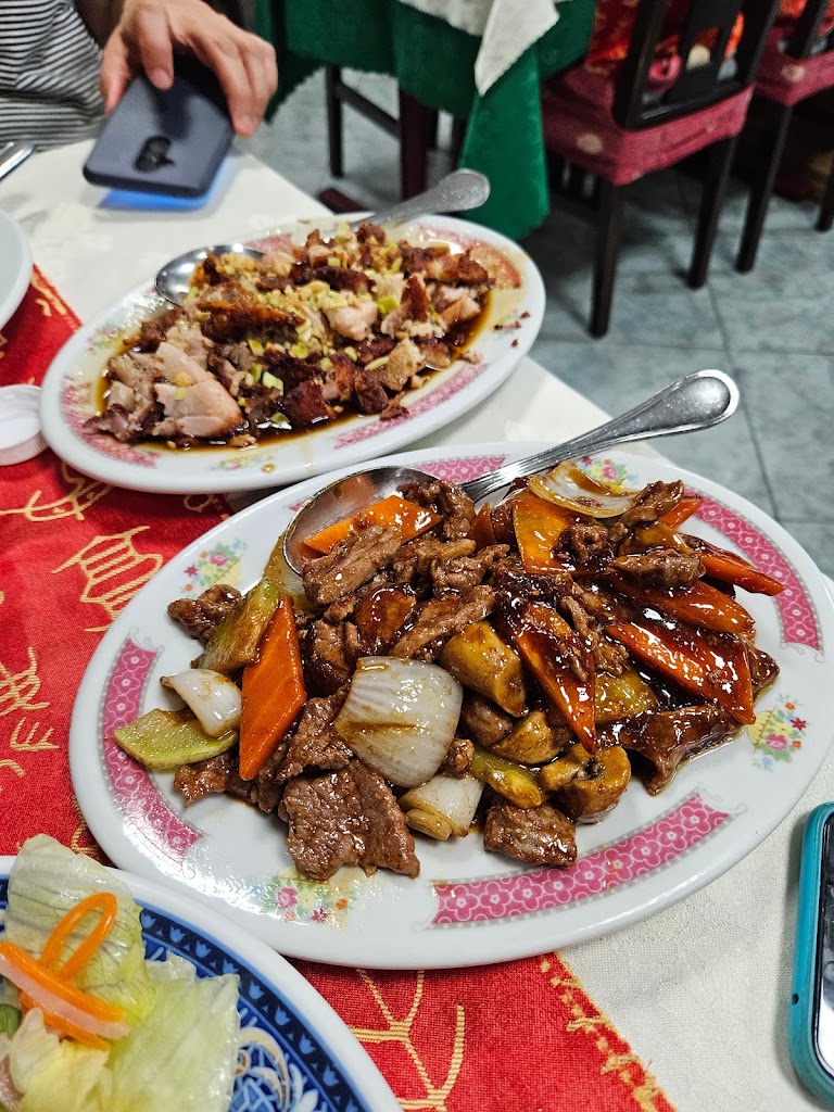 Hong Kong Restaurante & Cafeteria — Comida y bebida