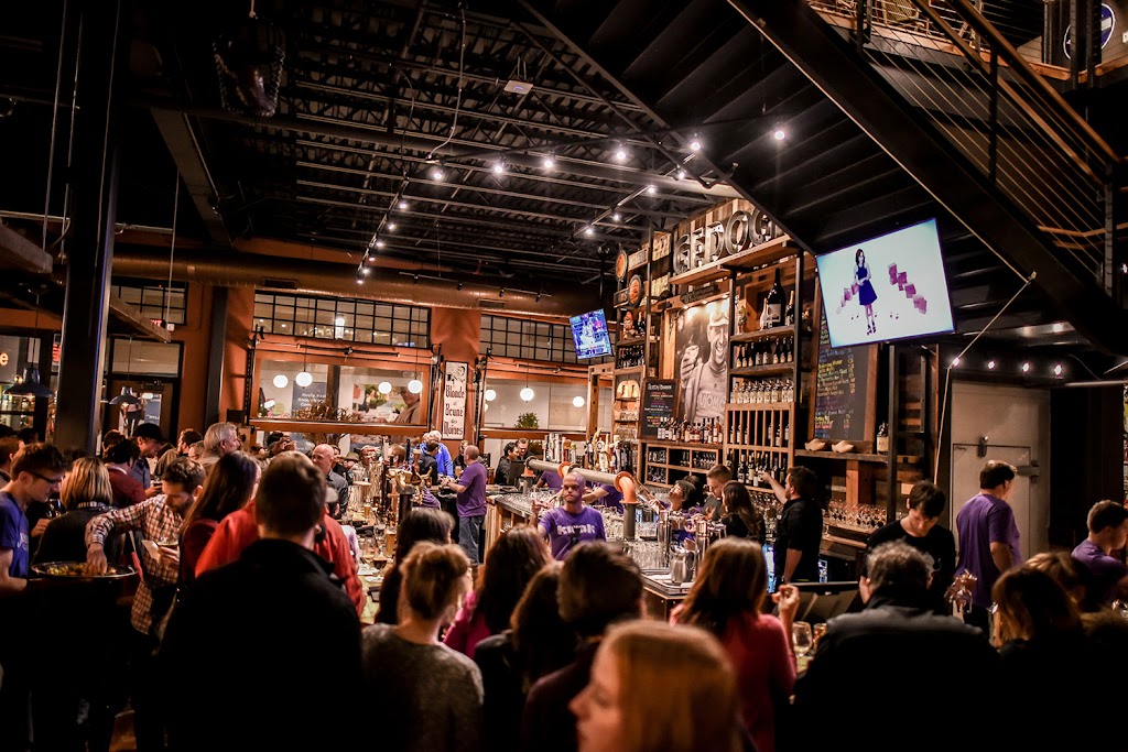  Café Hollander Hilldale