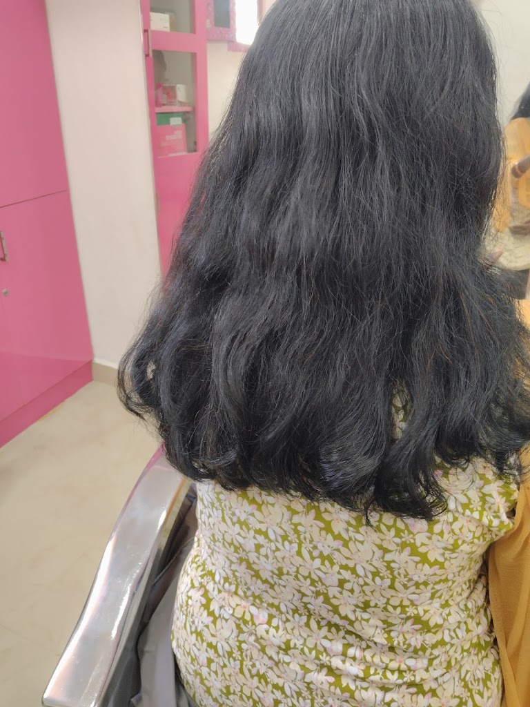 Sajini Mubrina Beauty Parlour