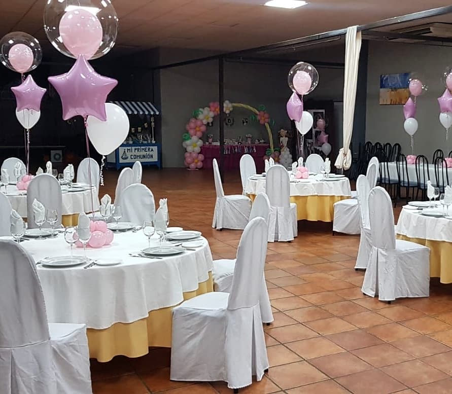 Cafe Bar Bueno — Ambiente