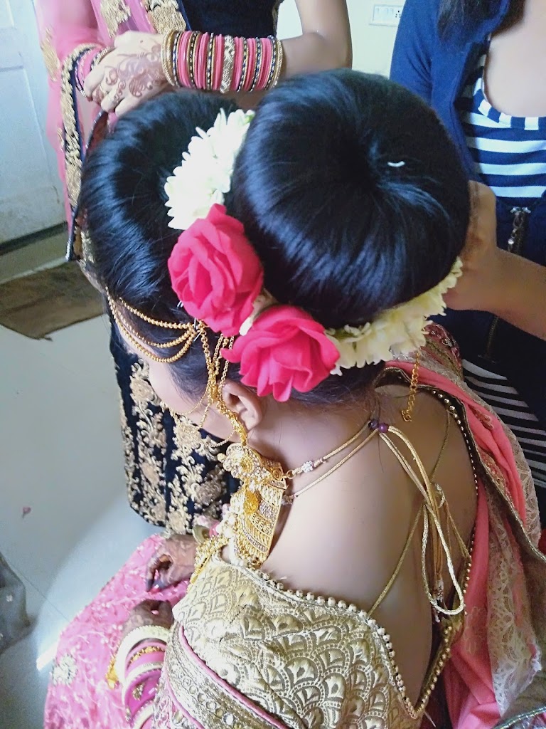 Tanu Beauty Parlour And Boutique