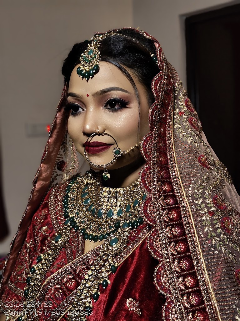 Manideepa S Makeover Ladies Beauty Parlour