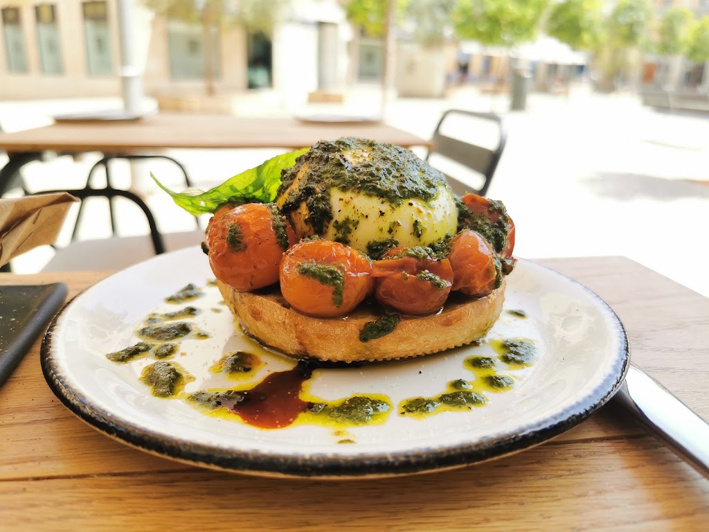 Makaria Artisan Pasta — Comida y bebida