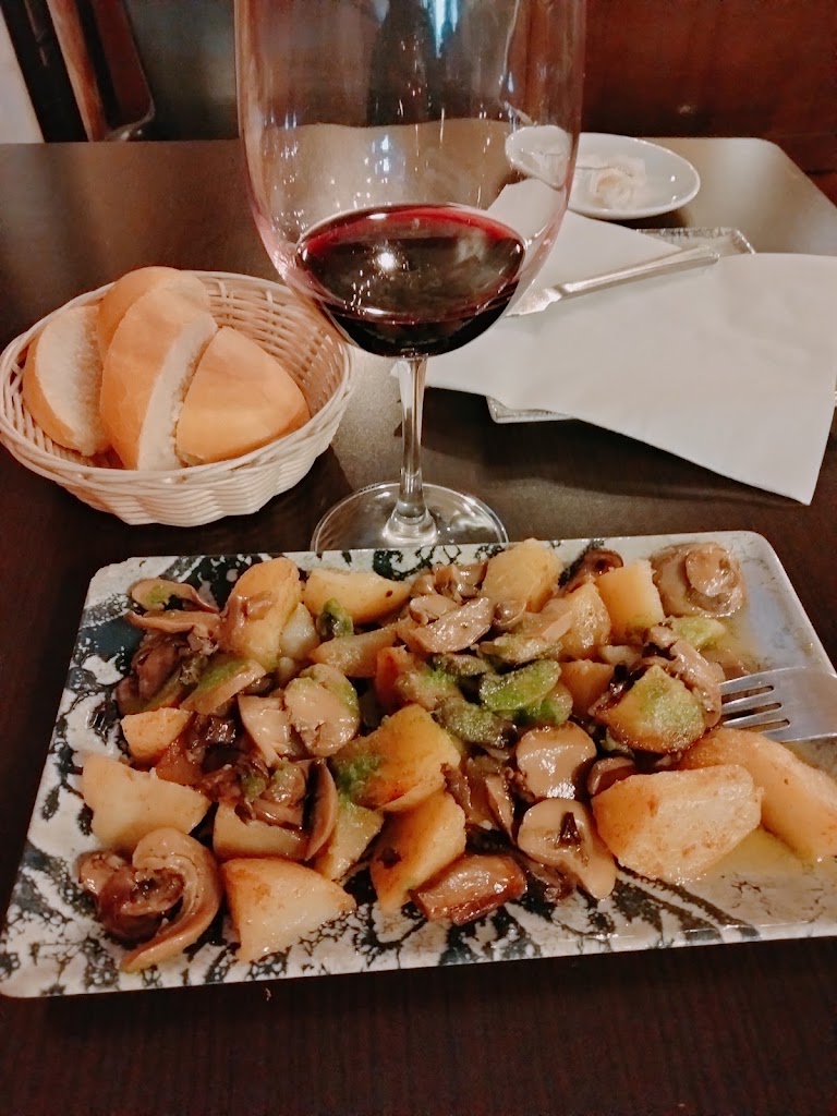 Restaurante Cerveceria Cafe Cabezas — Comida y bebida