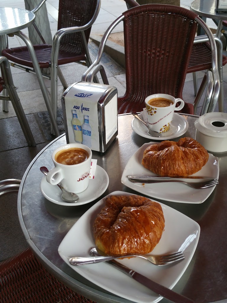 Las Espigas — Comida y bebida