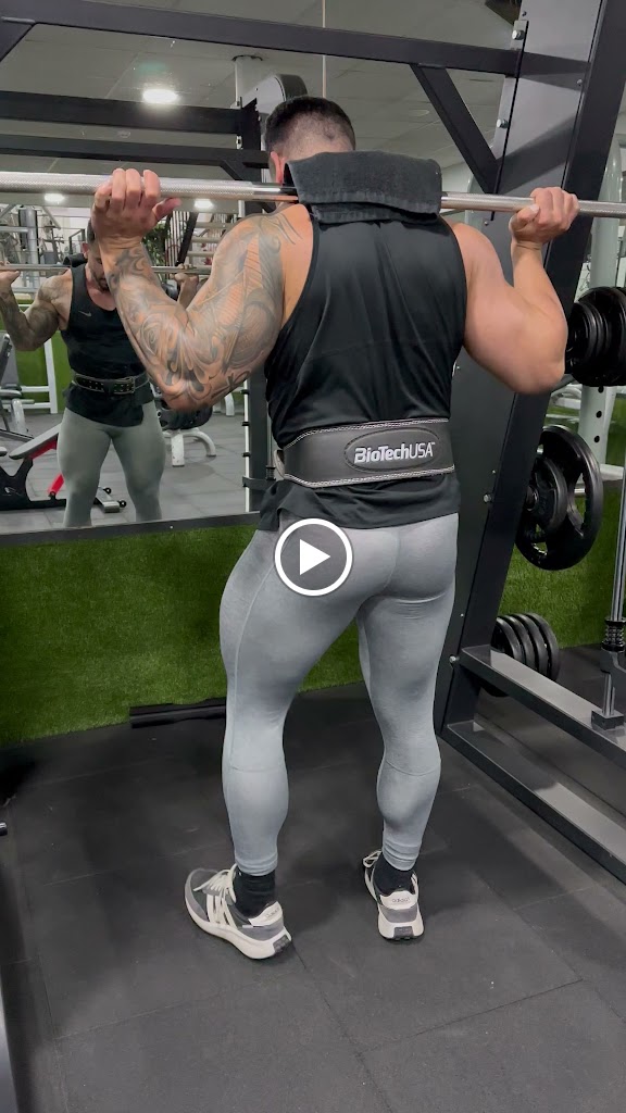Invictus Sport Center — Ejercicio fisico