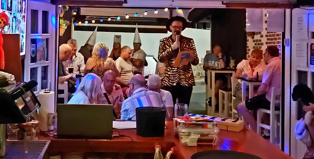 El Mico Bar — Ambiente