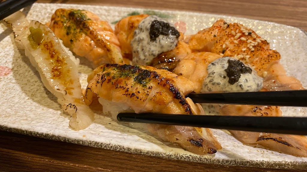 心KOKORO 食堂 （鮭魚海鮮專賣）公館美食 丼飯、定食、壽司、拉麵 。本店無訂位服務皆以現場候位為主。菜單皆以官方IG.FB公佈之最新版本為主。歡迎光臨 謝謝 的照片