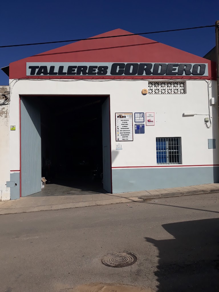 TALLERES CORDERO CHAPA Y PINTURA — Exterior