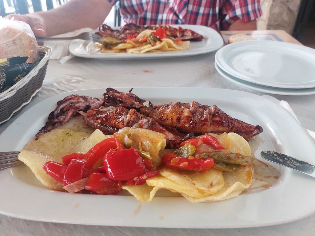Bar Rincon Andaluz — Comida y bebida