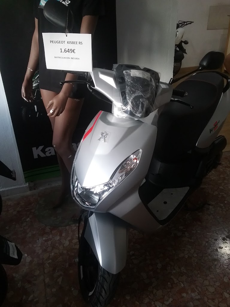 MOTOS J. PISTON — Interior