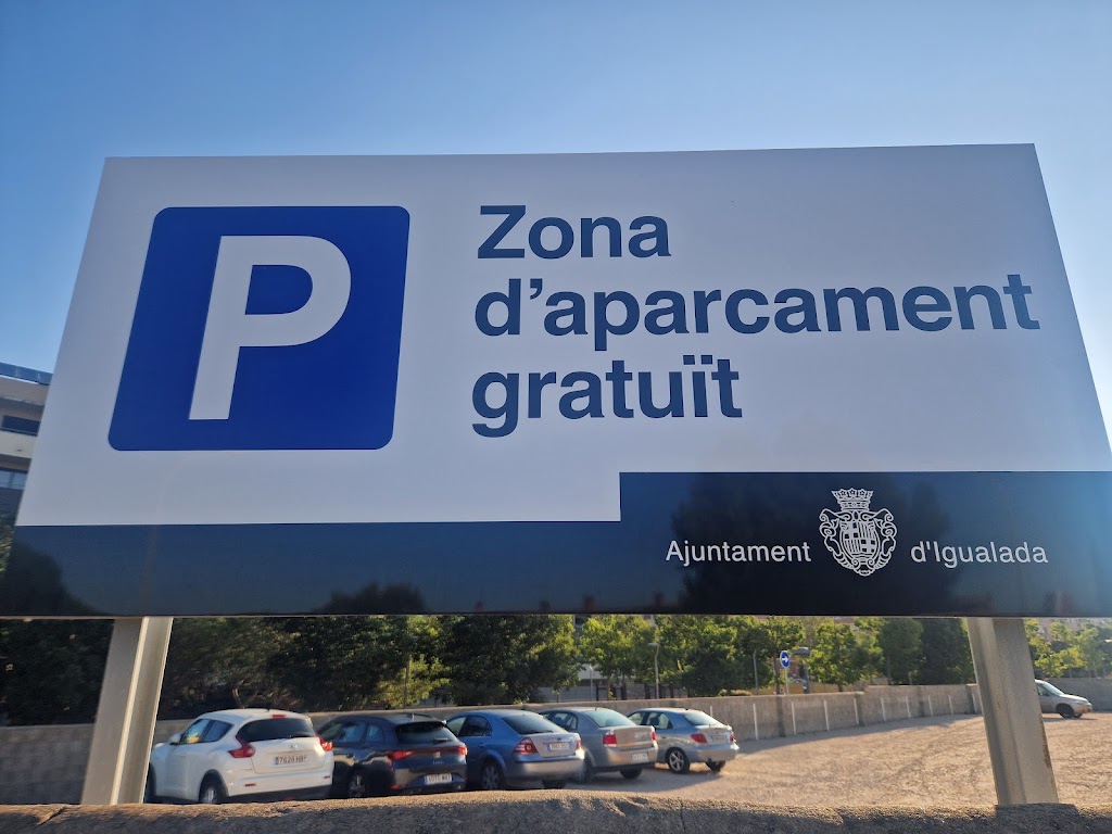 Aparcament gratuit del carrer La Pobla de Claramunt — Estacionamiento