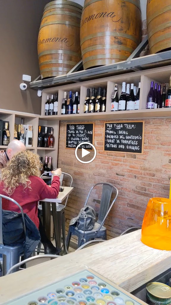 Es Moss Enoteca — Videos