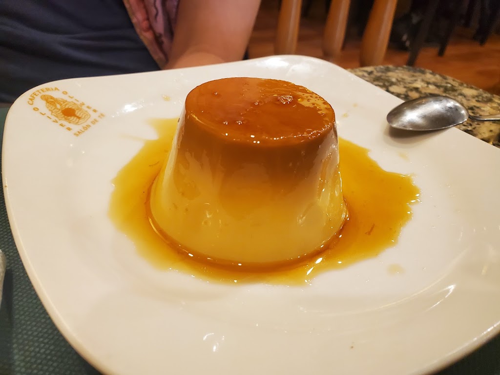 Cafeteria Oliver — Comida y bebida