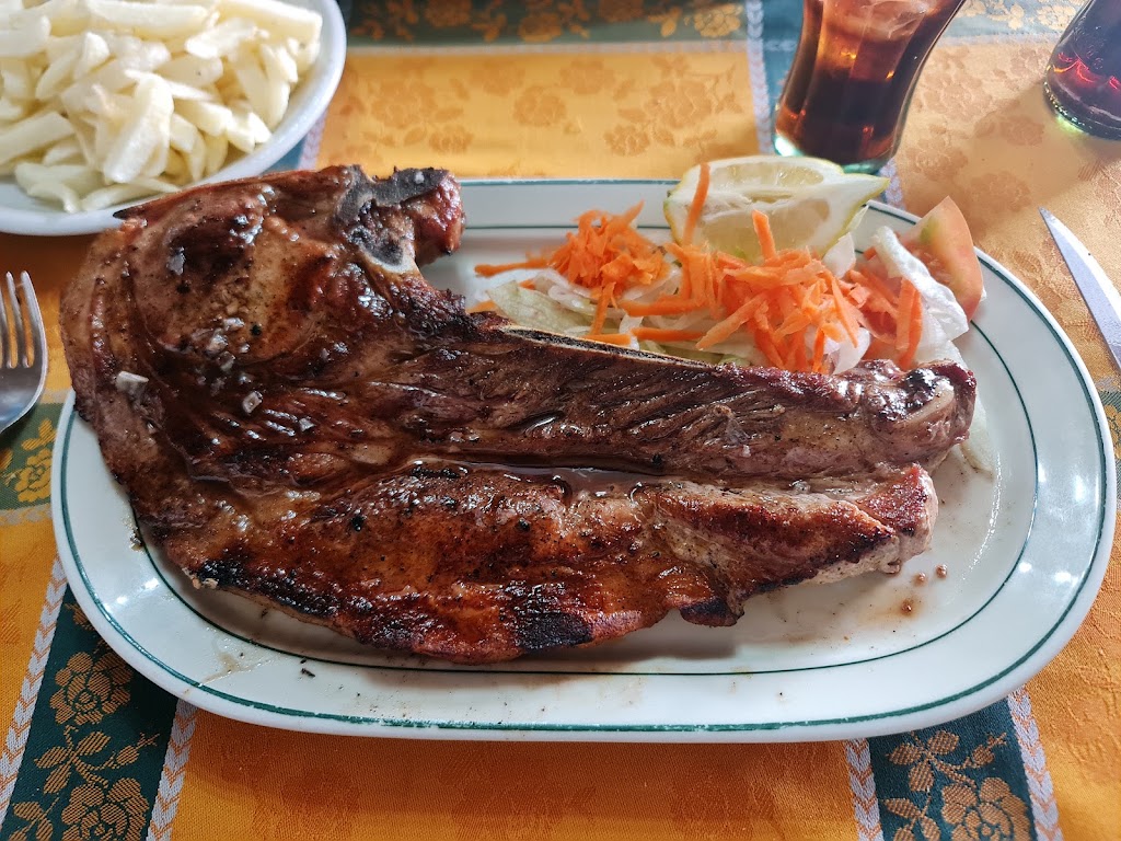 Restaurante Casa Sira — Comida y bebida