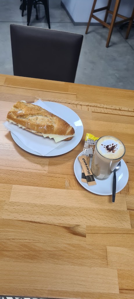 Bar cafeteria L'exquisita — Cafe