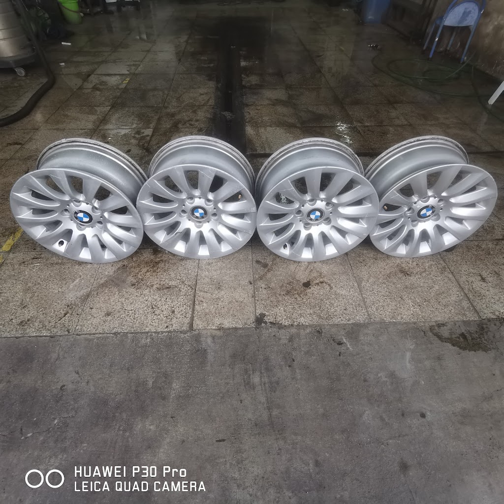 Los Orichas car wash