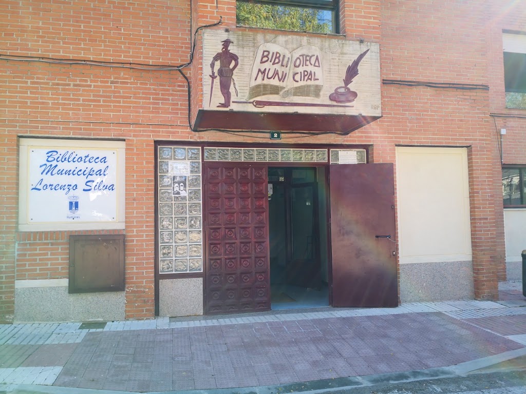 Biblioteca Municipal Lorenzo Silva — Del propietario