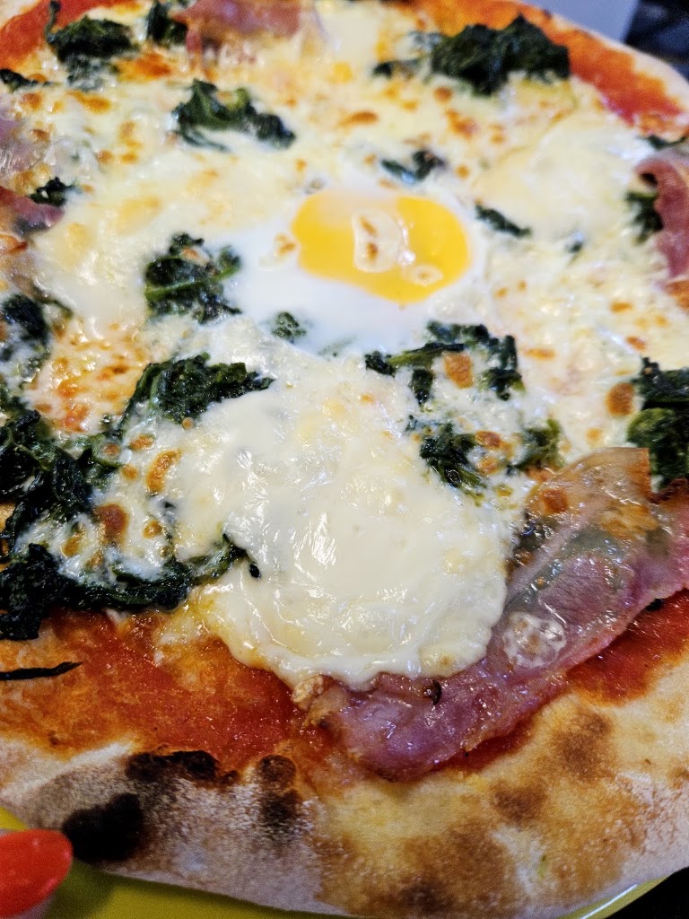 Pizzeria Da Enzo — Comida y bebida